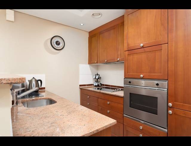 1 BEDROOM APARTMENT FOR SALE IN CAPE TOWN CITY CENTRE